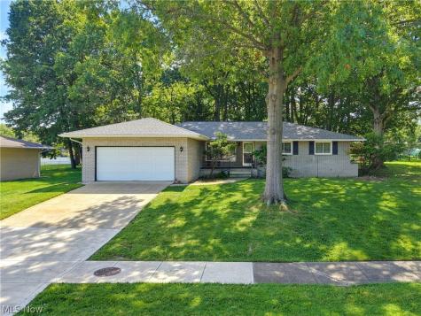 1780 E Parkhaven Drive Seven Hills OH 44131