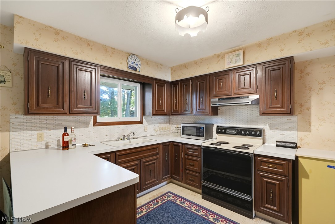 1780 E Parkhaven Drive Seven Hills OH 44131