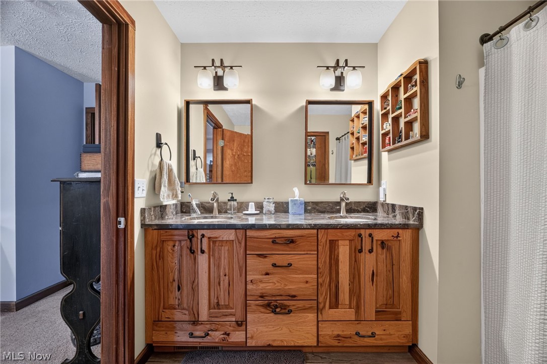 5240 Kevin Street Sheffield Village OH 44054