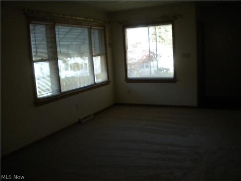 292 E Cassell Avenue Barberton OH 44203