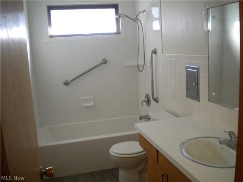 292 E Cassell Avenue Barberton OH 44203