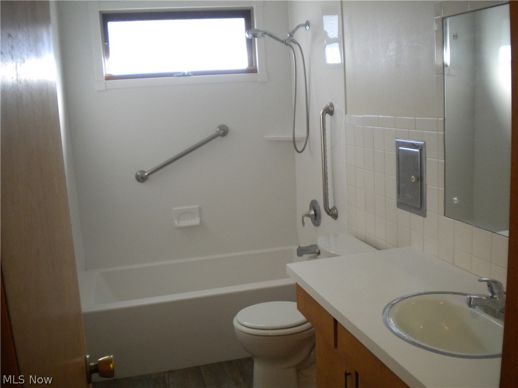 292 E Cassell Avenue Barberton OH 44203