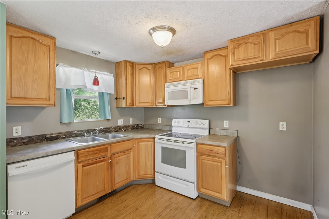 14028 Goodwin Street Burton OH 44021