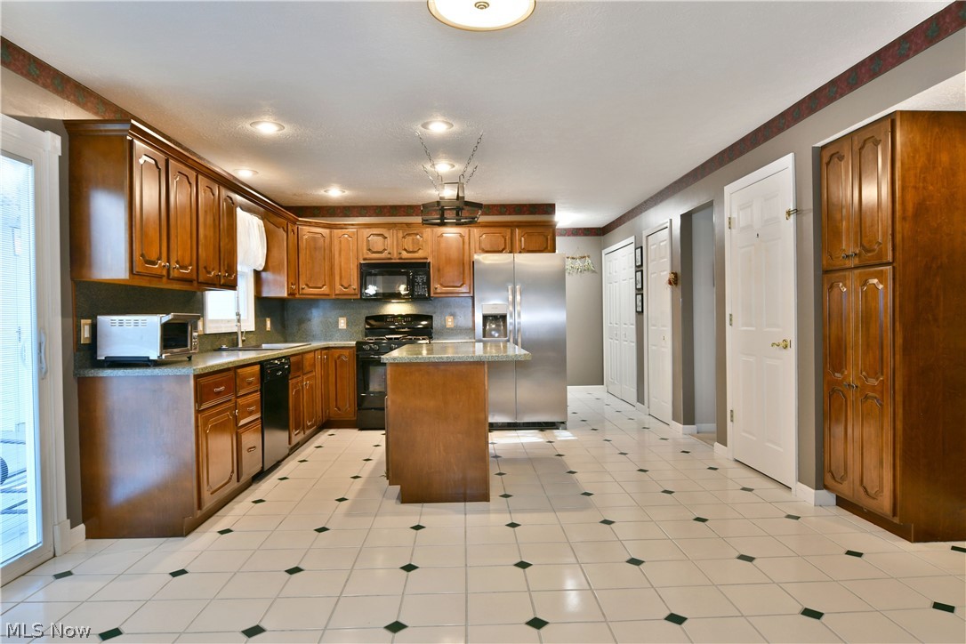 19 Spring Creek Drive Cortland OH 44410
