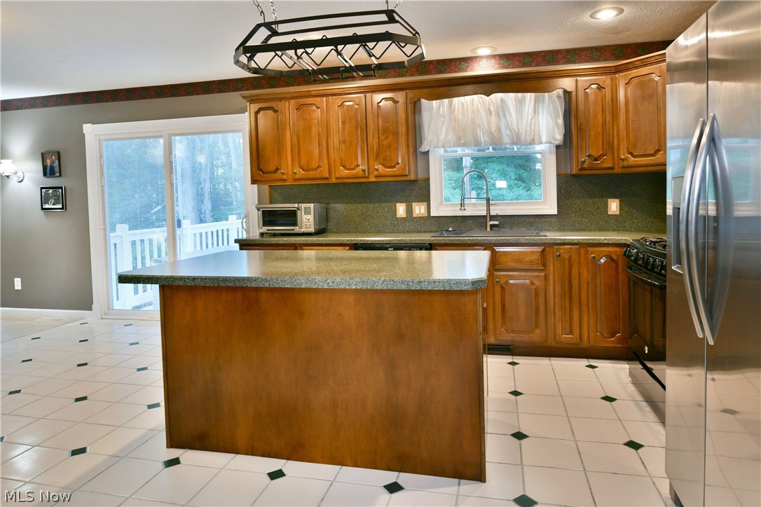 19 Spring Creek Drive Cortland OH 44410
