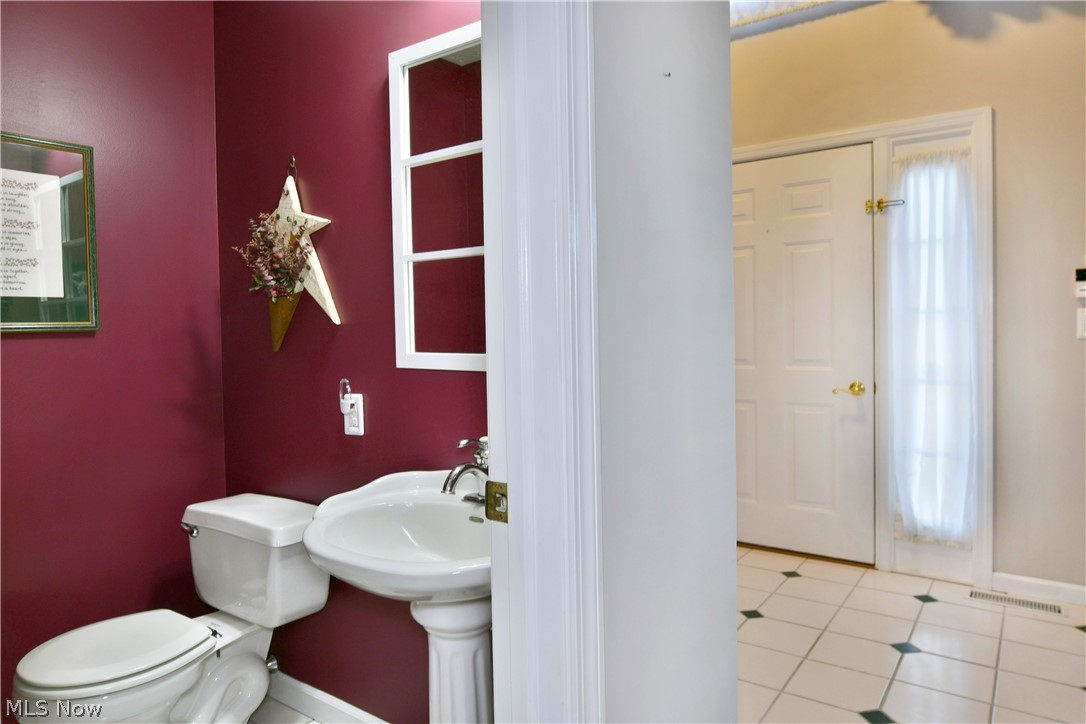 19 Spring Creek Drive Cortland OH 44410