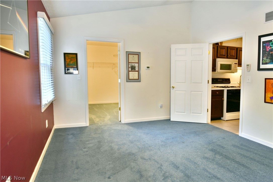 19 Spring Creek Drive Cortland OH 44410