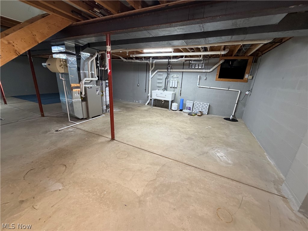 19 Spring Creek Drive Cortland OH 44410
