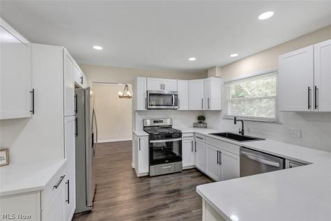 2429 Thurmont Road Akron OH 44313