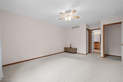 5410 Peachtree Lane N Parma OH 44134