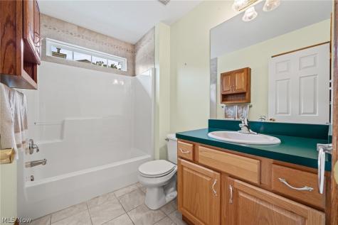 5410 Peachtree Lane N Parma OH 44134