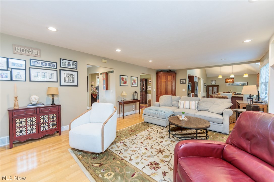 3854 Kings Mill Run Rocky River OH 44116