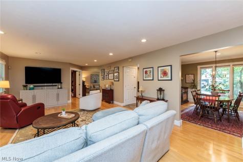 3854 Kings Mill Run Rocky River OH 44116