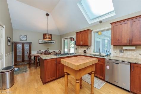 3854 Kings Mill Run Rocky River OH 44116