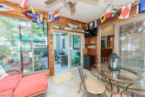 3854 Kings Mill Run Rocky River OH 44116