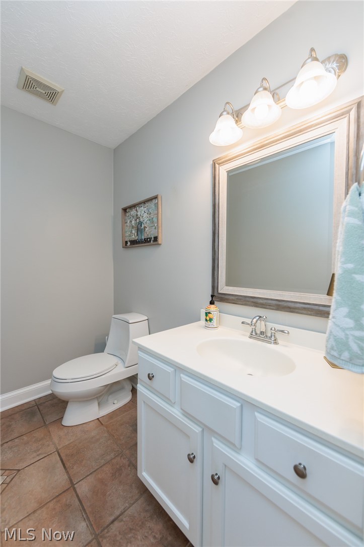 3854 Kings Mill Run Rocky River OH 44116