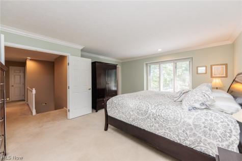 3854 Kings Mill Run Rocky River OH 44116