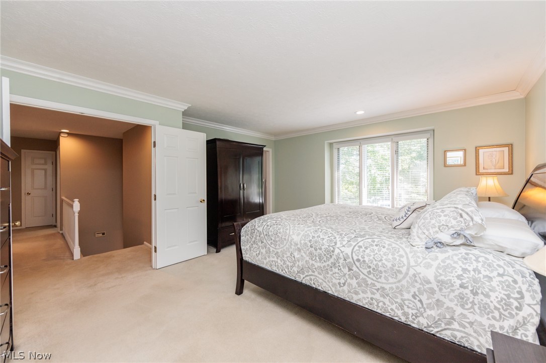 3854 Kings Mill Run Rocky River OH 44116