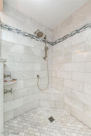 3854 Kings Mill Run Rocky River OH 44116
