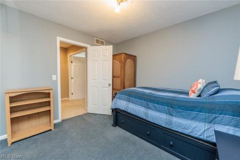 3854 Kings Mill Run Rocky River OH 44116