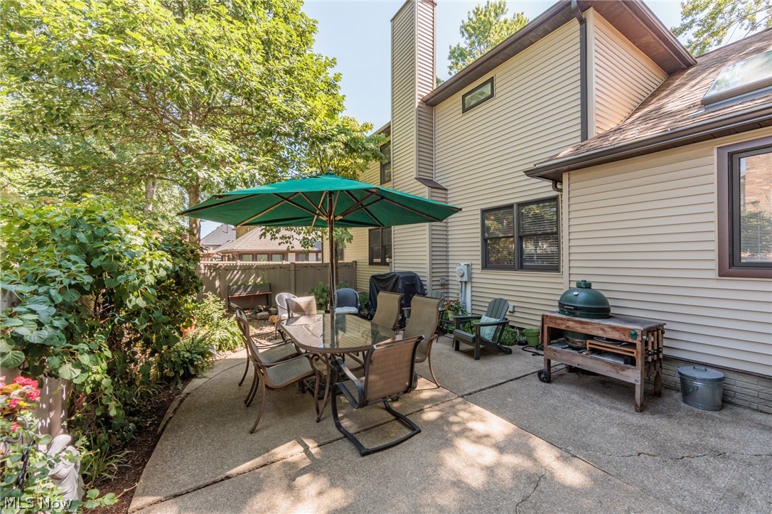 3854 Kings Mill Run Rocky River OH 44116