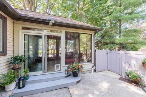 3854 Kings Mill Run Rocky River OH 44116