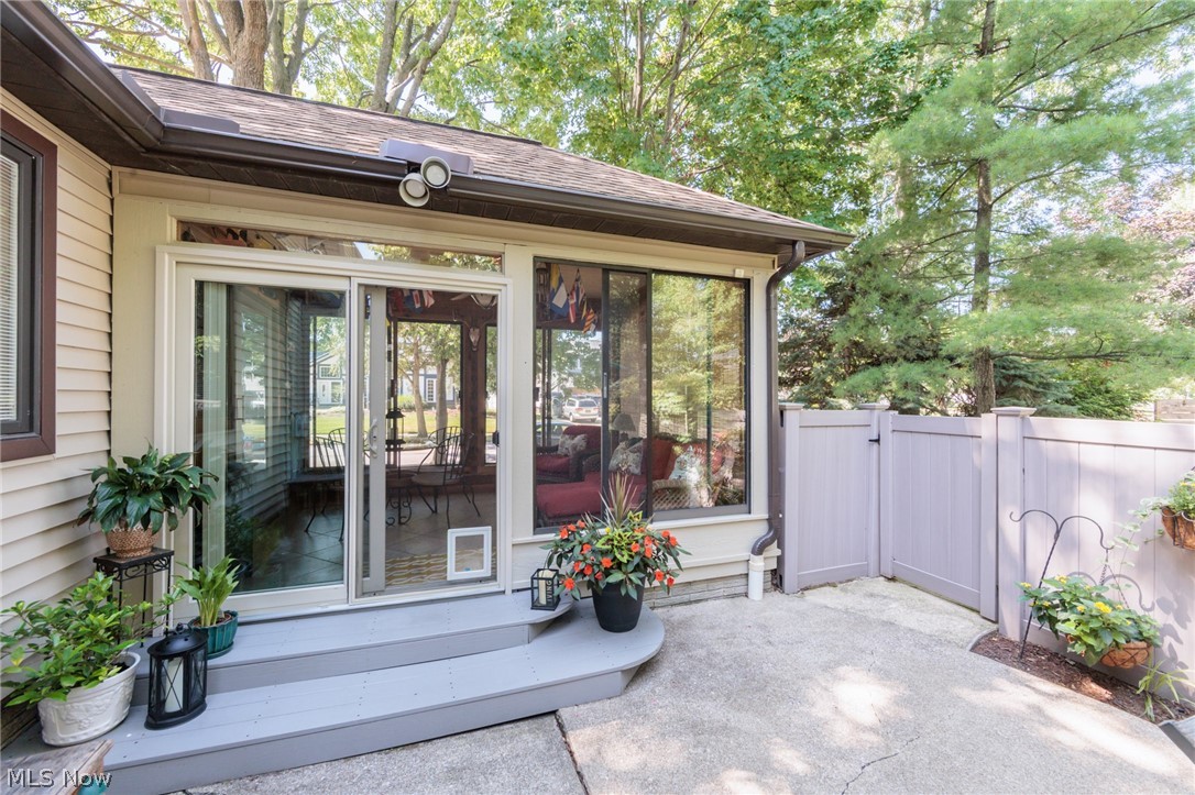 3854 Kings Mill Run Rocky River OH 44116