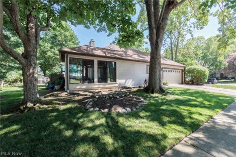 3854 Kings Mill Run Rocky River OH 44116