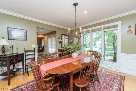 3854 Kings Mill Run Rocky River OH 44116