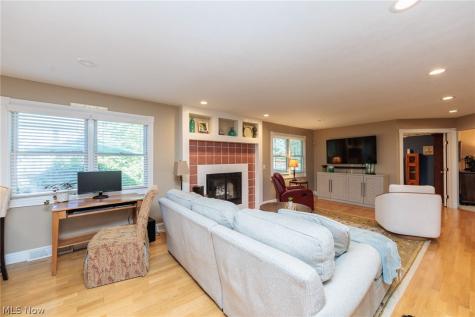 3854 Kings Mill Run Rocky River OH 44116