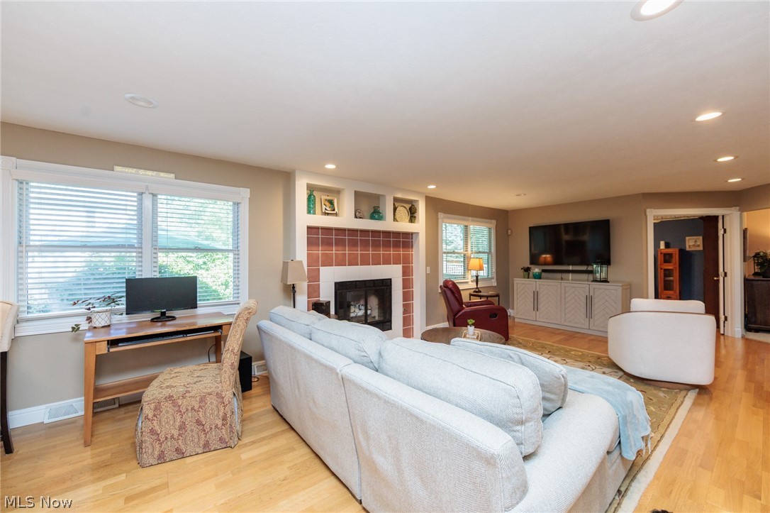 3854 Kings Mill Run Rocky River OH 44116