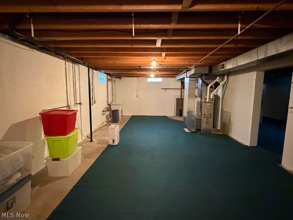 911 5th Street NW New Philadelphia OH 44663