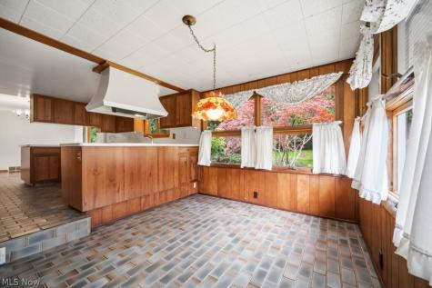 1885 W Sprague Road Broadview Heights OH 44147