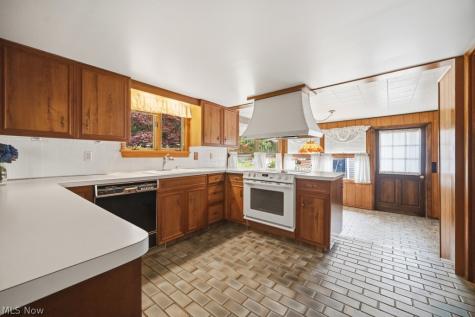 1885 W Sprague Road Broadview Heights OH 44147