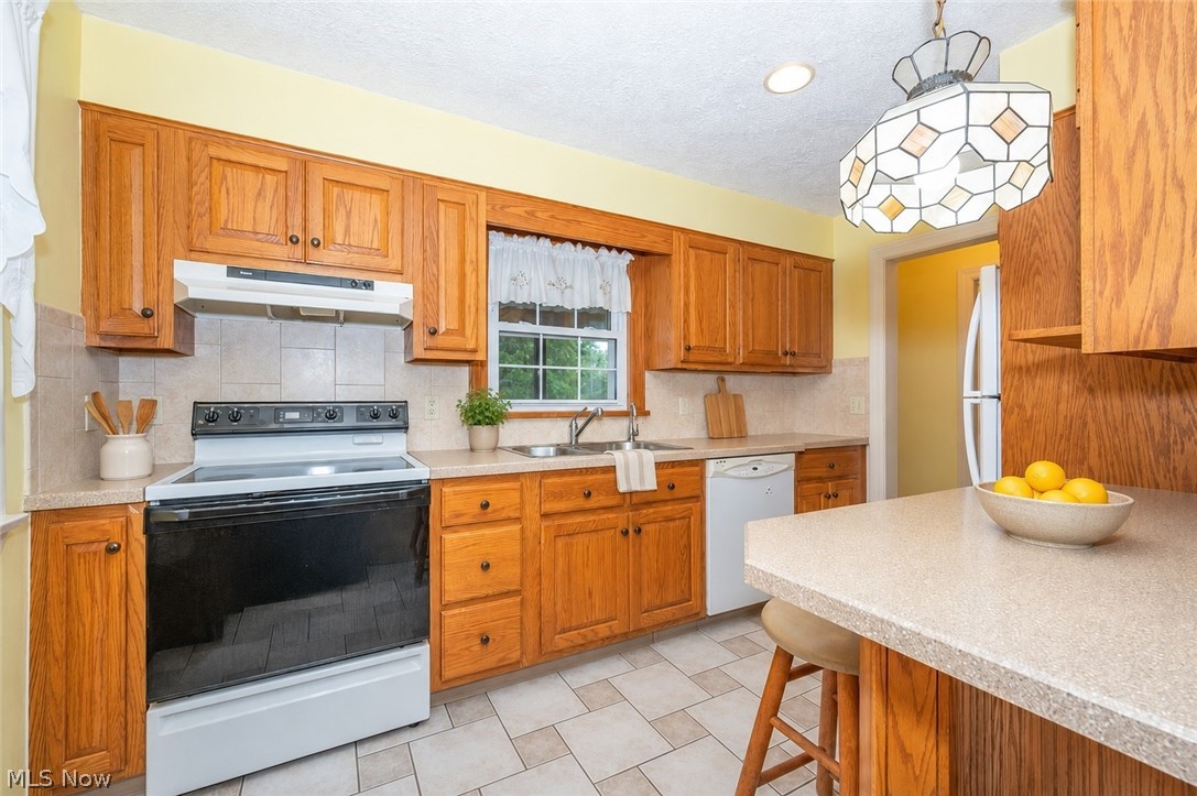 11406 W Pine Lake Road Salem OH 44460