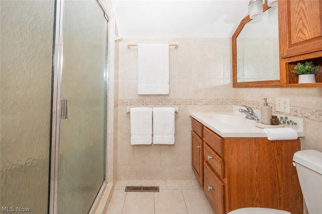 11406 W Pine Lake Road Salem OH 44460