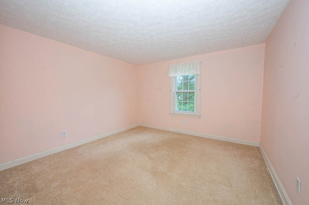 11406 W Pine Lake Road Salem OH 44460