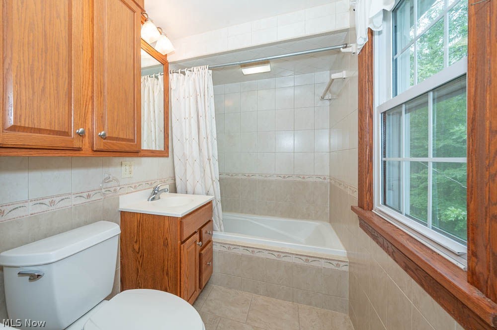 11406 W Pine Lake Road Salem OH 44460
