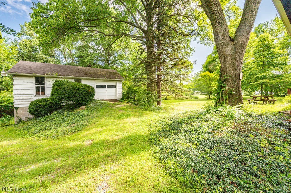 11406 W Pine Lake Road Salem OH 44460