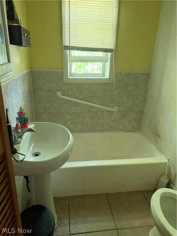327 Cayuga Avenue NW Canton OH 44708
