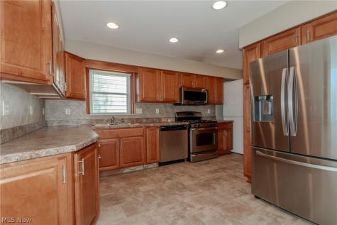 31435 Bayridge Boulevard Willowick OH 44095