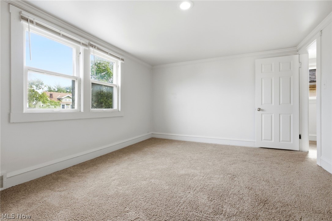 10113 Loretta Avenue Cleveland OH 44111