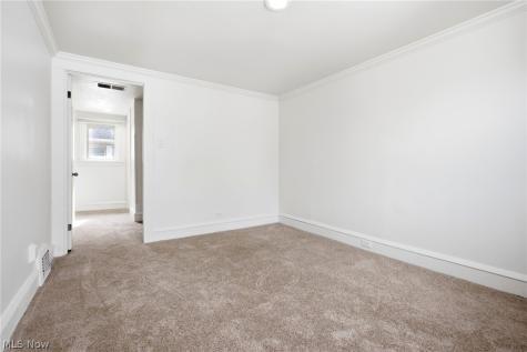 10113 Loretta Avenue Cleveland OH 44111