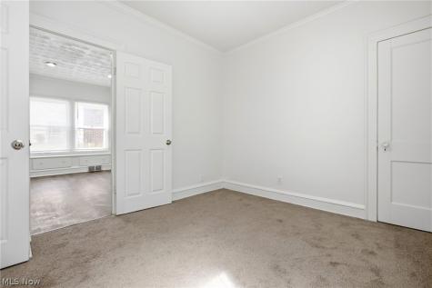 10113 Loretta Avenue Cleveland OH 44111