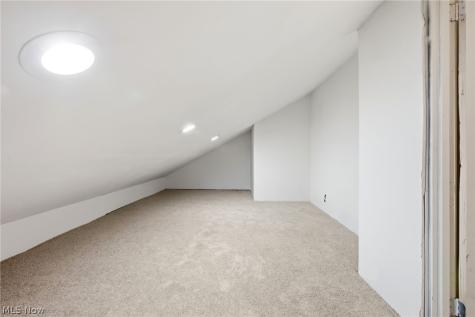 10113 Loretta Avenue Cleveland OH 44111