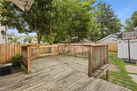 10113 Loretta Avenue Cleveland OH 44111