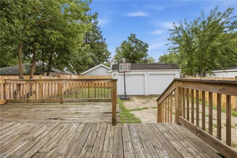 10113 Loretta Avenue Cleveland OH 44111