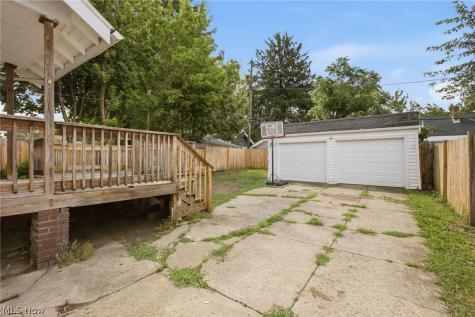 10113 Loretta Avenue Cleveland OH 44111