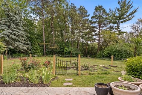 26270 Annesley Road Beachwood OH 44122