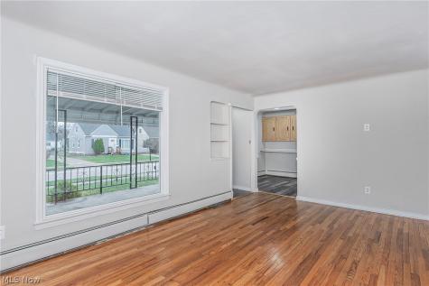 25370 Drakefield Avenue Euclid OH 44132